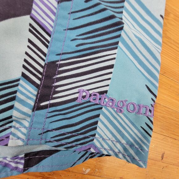 Patagonia Men's Purple Blue Chevron Paddler Unlined Swim Board Shorts Sz 33 - Picture 3 of 4